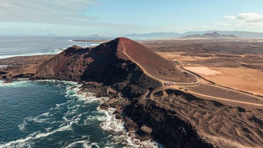 Lamborghini Esperienza Avventura: exploring the untamed beauty of Lanzarote behind the wheel of the Lamborghini Urus SE