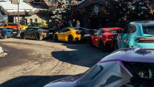 -shedrivesalambo-courchevel-edition