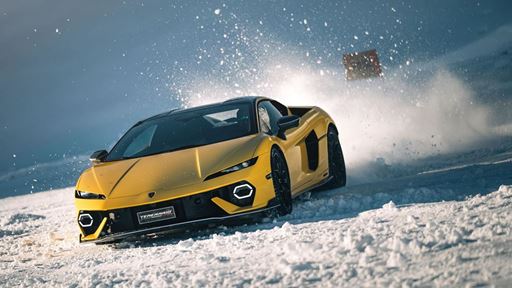 -shedrivesalambo-courchevel-edition