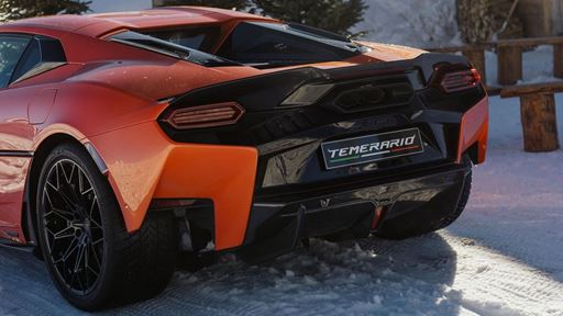 -shedrivesalambo-courchevel-edition