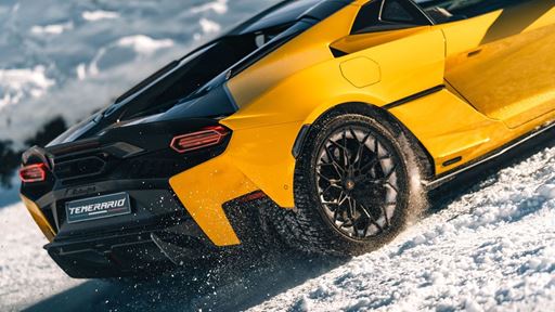 -shedrivesalambo-courchevel-edition