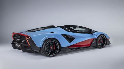 Fenomeno Roadster Studio