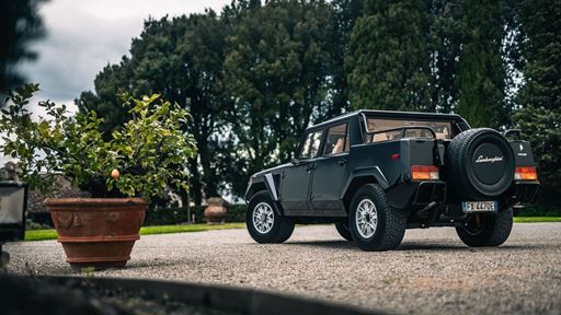 Lamborghini LM002