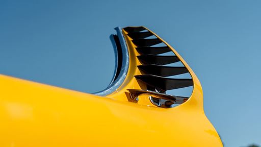 671900