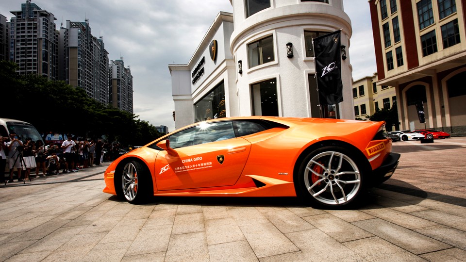 Lamborghini China Giro Fleet Started from Guangzhou and headed for Foshan