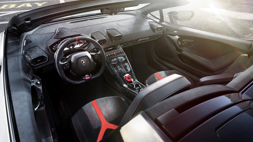 Huracan Performante Spyder Interior 01