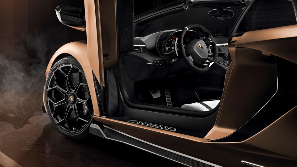 Aventador SVJ Roadster 8