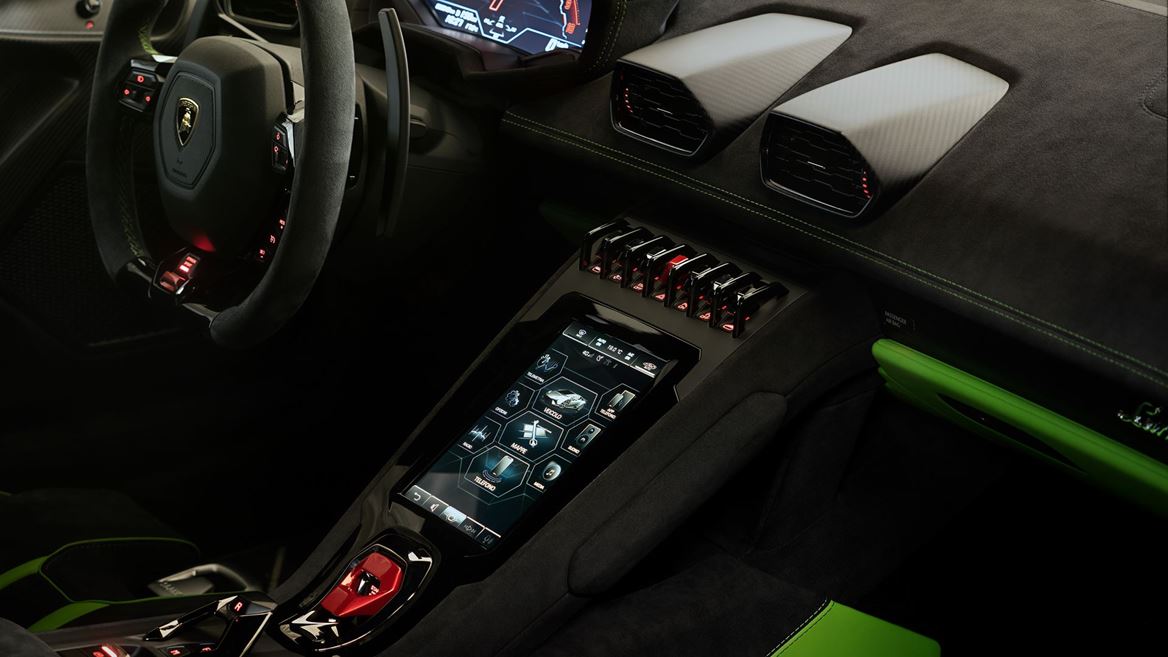 Huracán Tecnica Interiors