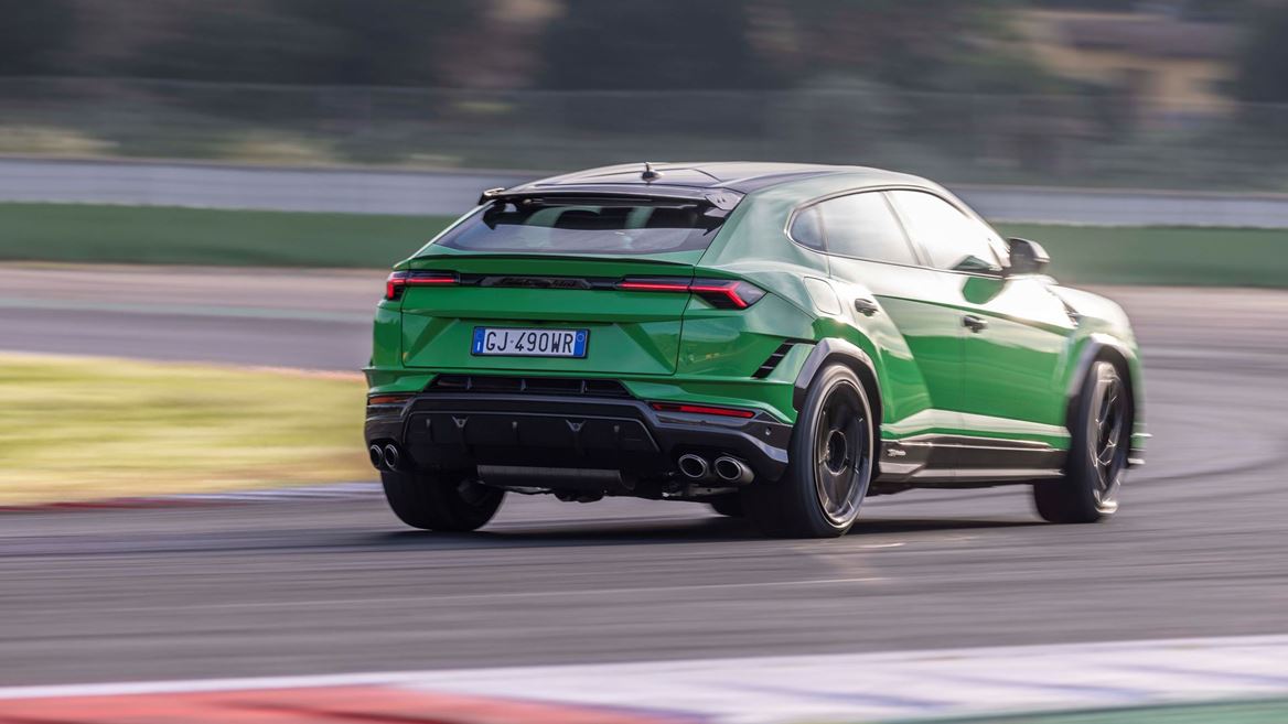 Urus Performante Dynamic Launch Vallelunga 2022