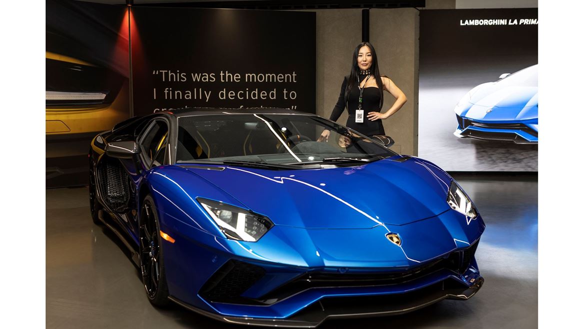 Last Aventador Ultimae Coupe delivery