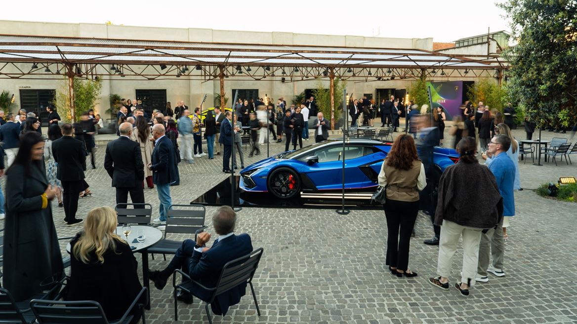 Urus SE Tettonero Capsule at Milan Design Week