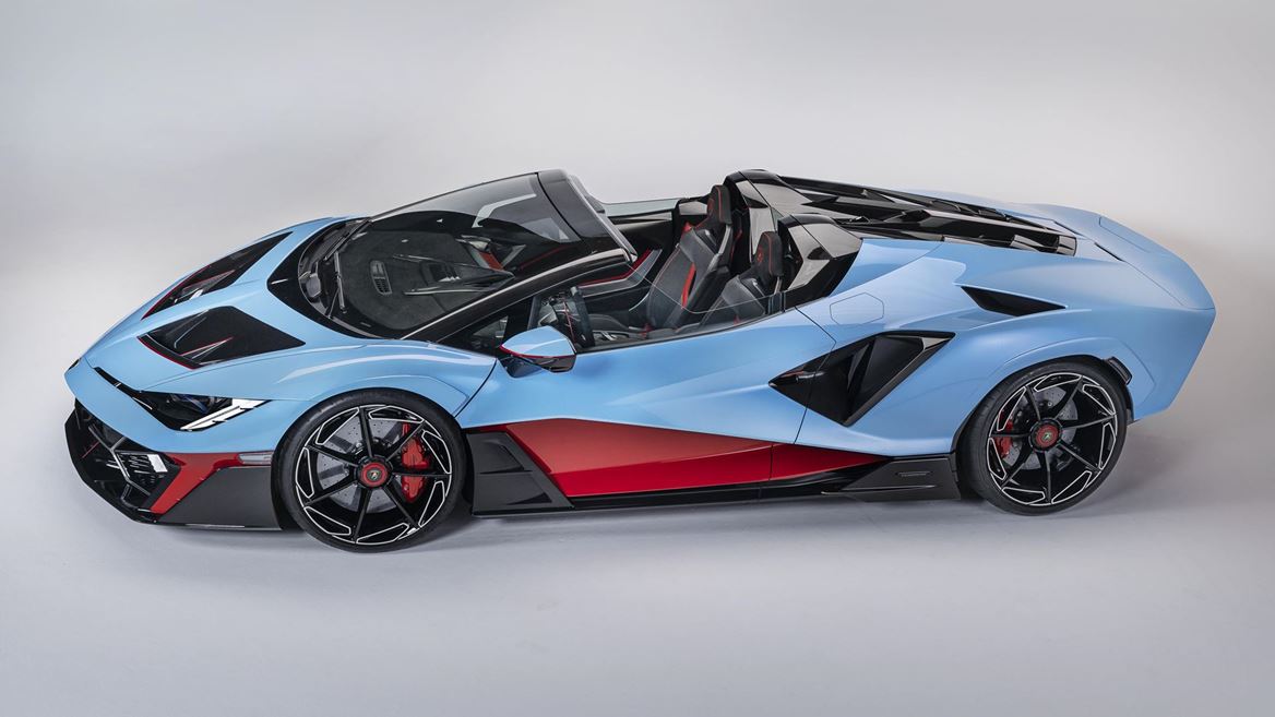 Fenomeno Roadster Studio