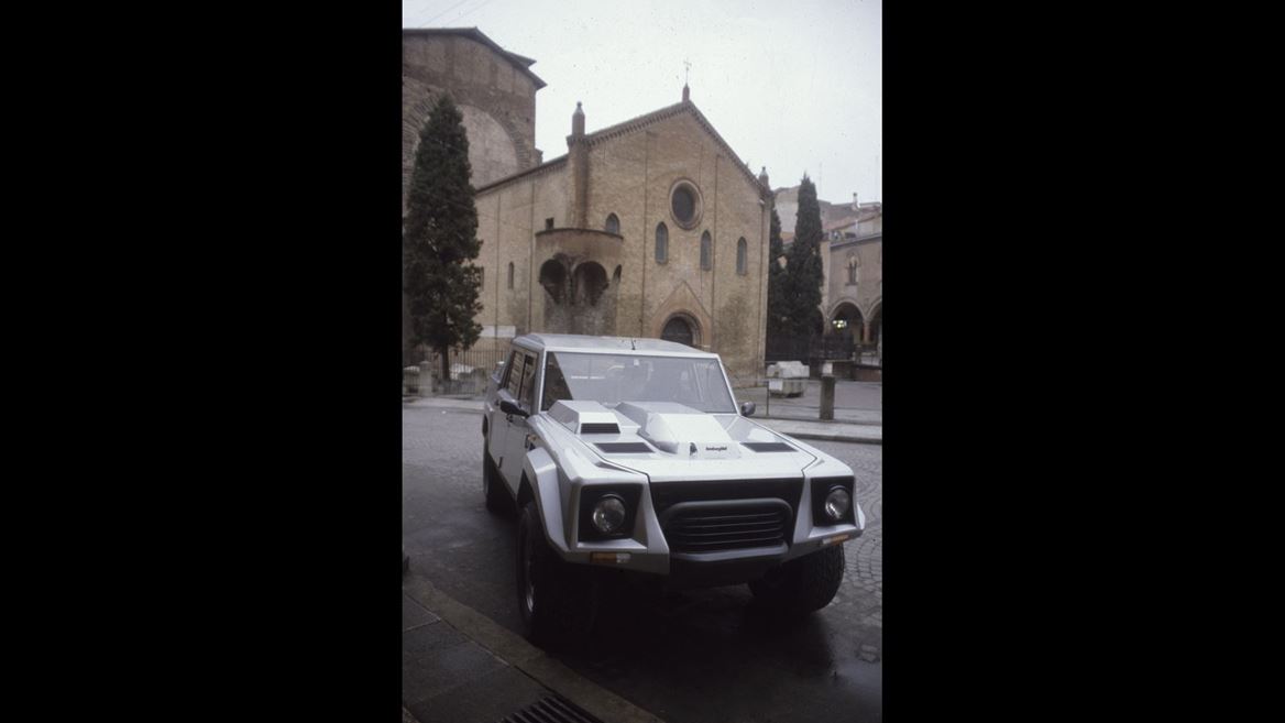 40th LM002 Copyright holders of this assets are welcome to contact Automobili Lamborghini S P A regarding any omission