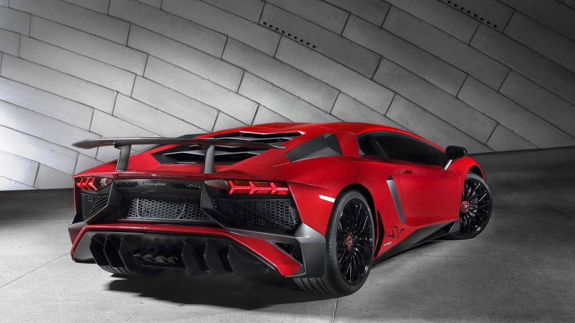 Aventador SV