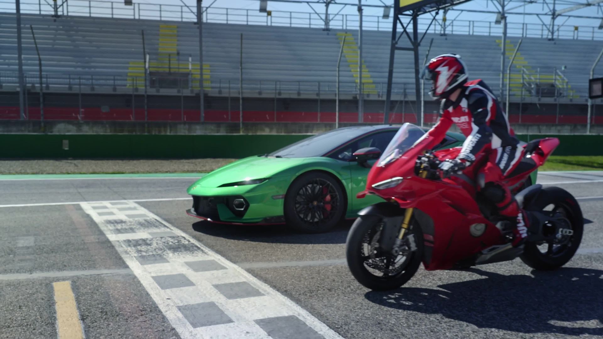 Lamborghini Temerario VS Ducati Panigale V4 - Drag Race