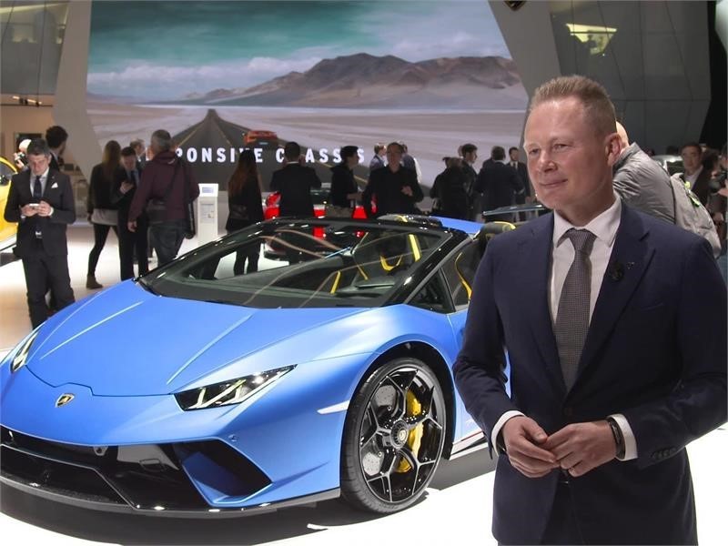 mitja-borkert--head-of-centro-stile--presents-the-new-lamborghini-hurac-n-performante-spyder--englis