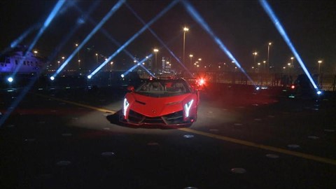 Lamborghini-World-Premiere-of-Veneno-Roadster--3.3-Million-Super-Sports-Car-Makes-Public-Debut-on-Italian-Aircraft-Car