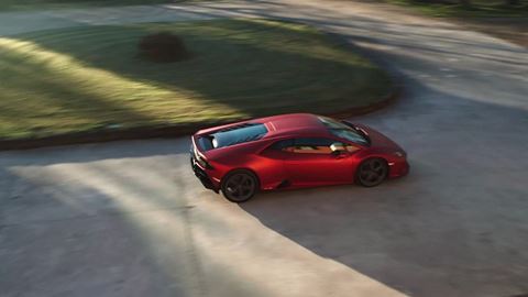 Automobili Lamborghini wishes Happy Christmas with a new video: Unexpected emotions are more than just a gift