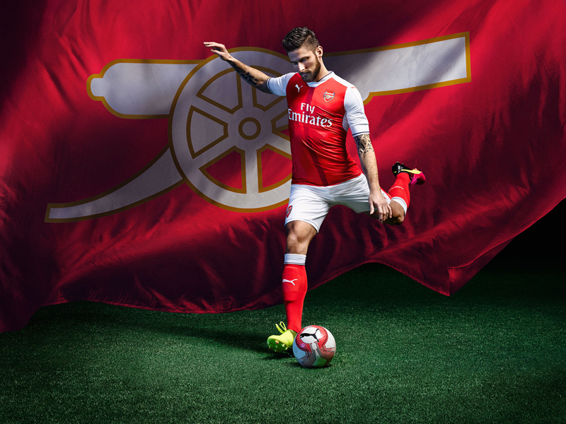 2016/17 AFC Home Kit_Action_Giroud 2016/17 AFC Home Kit_Action_Giroud